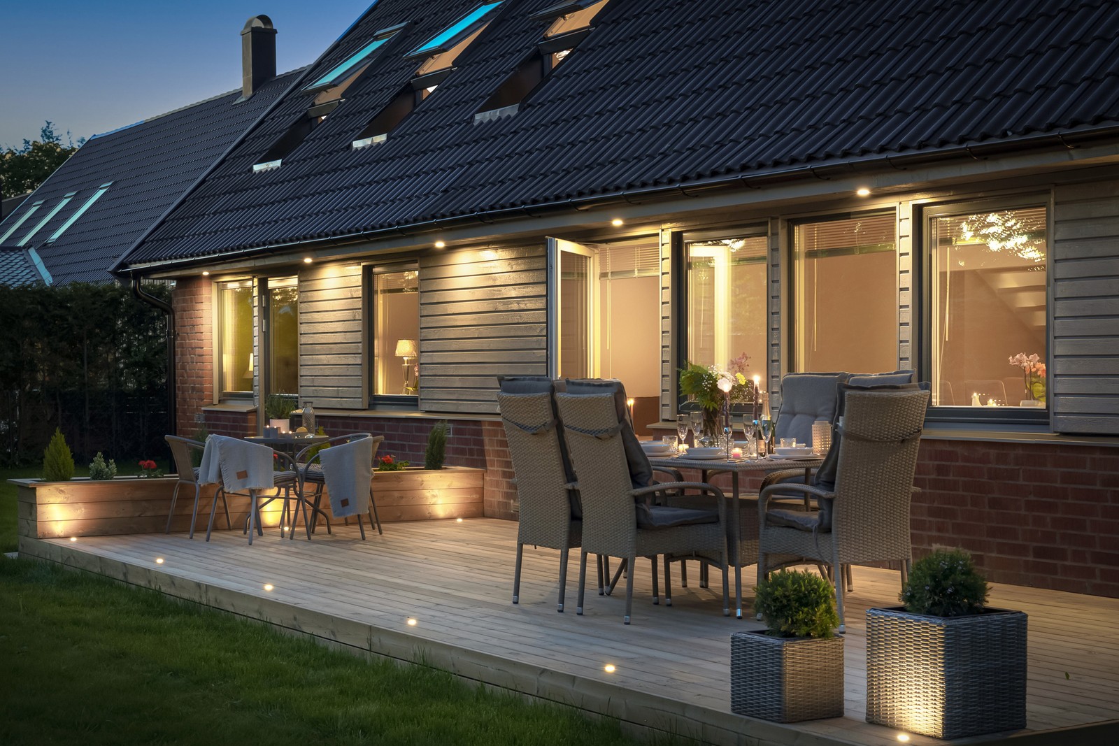 Härlig uteplats med belysning