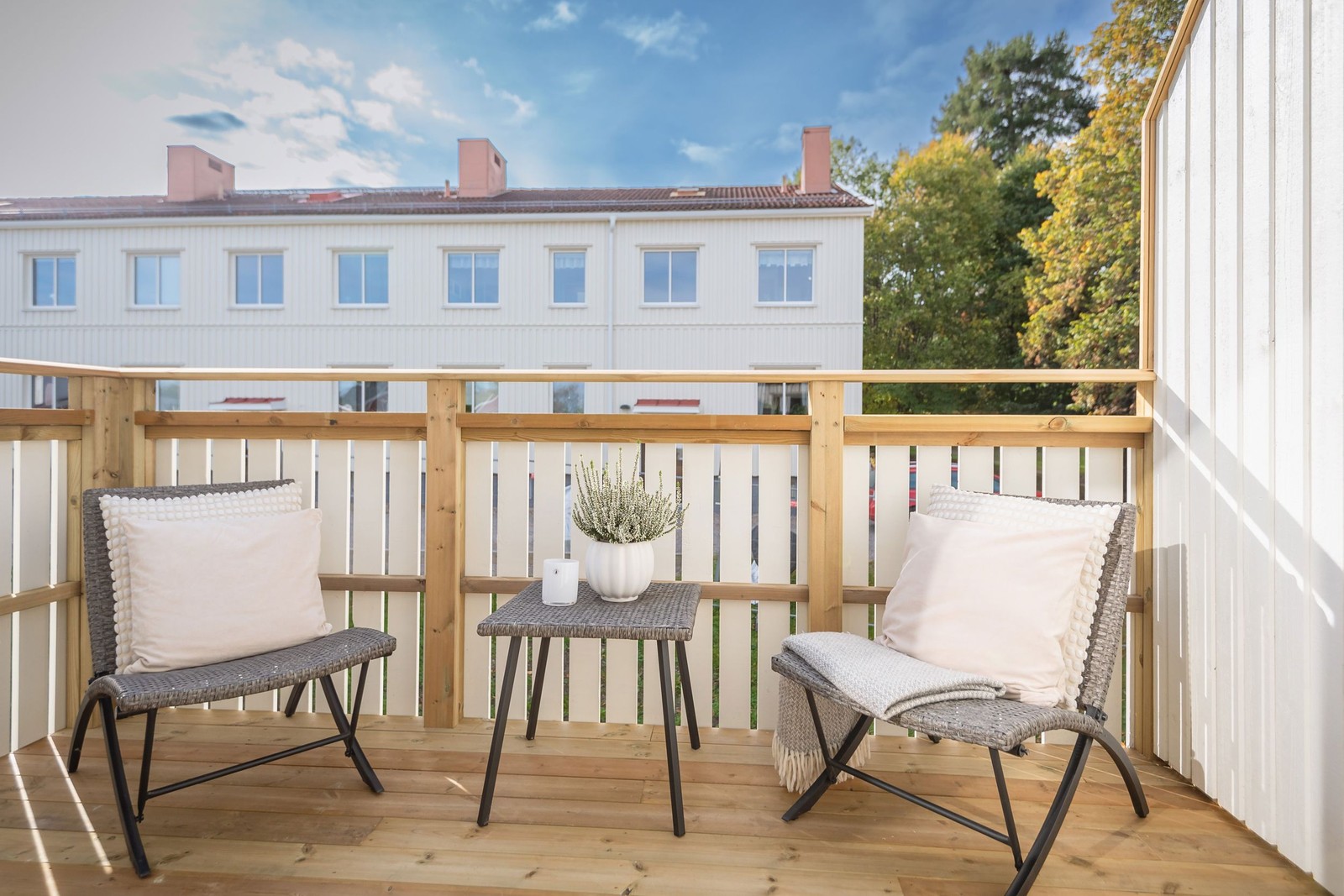 Nybyggd balkong med härligt söderläge