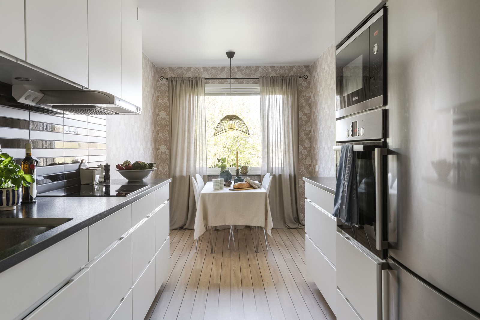 Modern och smakfull trea om ca 78 kvm med renoverat kök och badrum