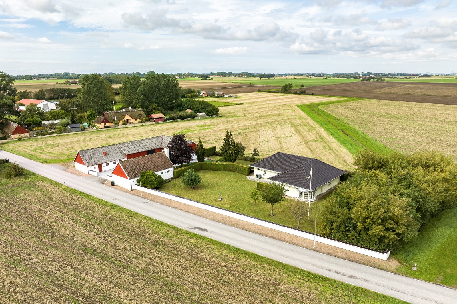 Välkommen till denna unika fastighet i Flädie