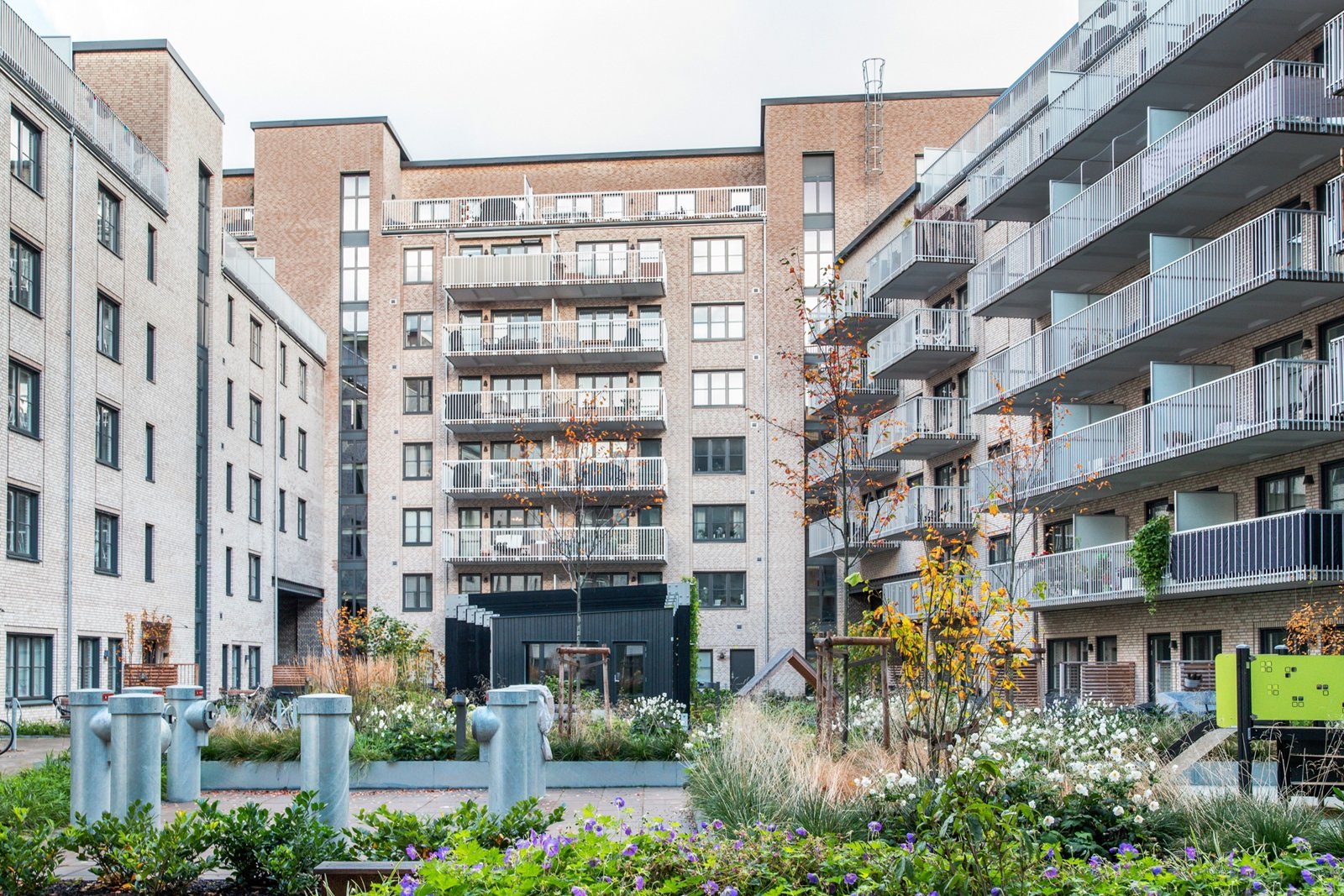 Byggnaderna uppfördes 2019-2020 och de första flyttade in augusti 2020