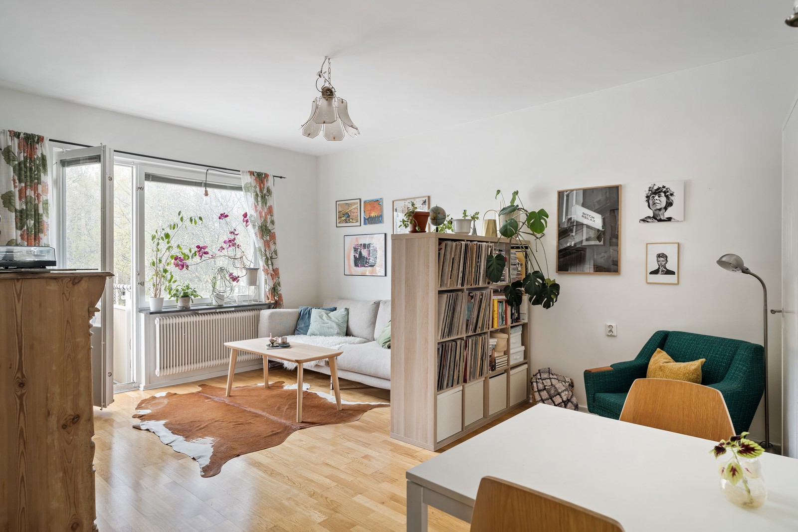 Stort och ljust vardagsrum