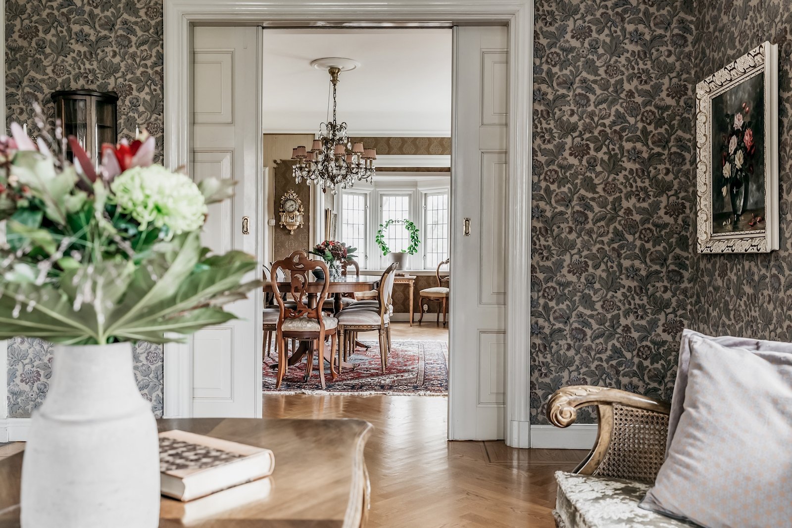 Vardagsrum och matsal i fil