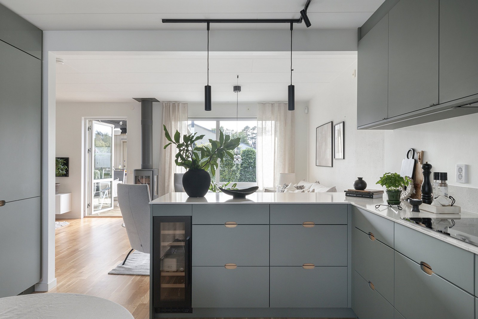 I hjärtat av omtyckta och barnvänliga Presse erbjuds nu ett fristående hus i absolut toppskick