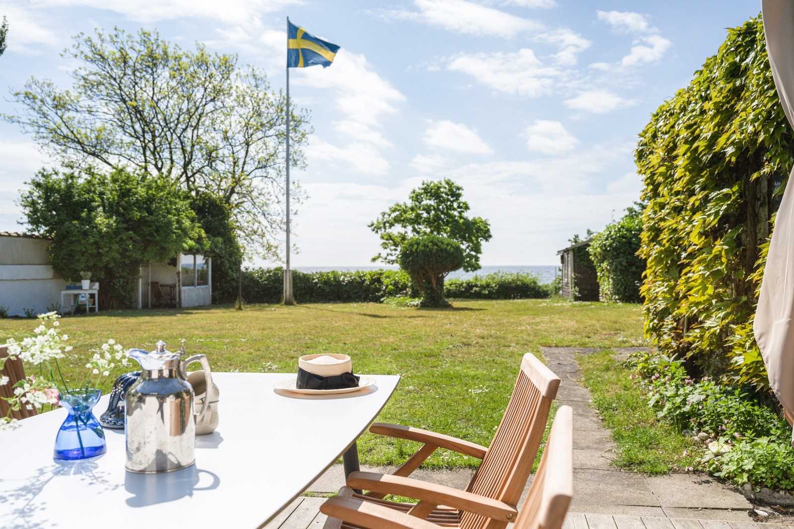 Välkomna till Sjövägen 6 - Charmigt hus längs med havet