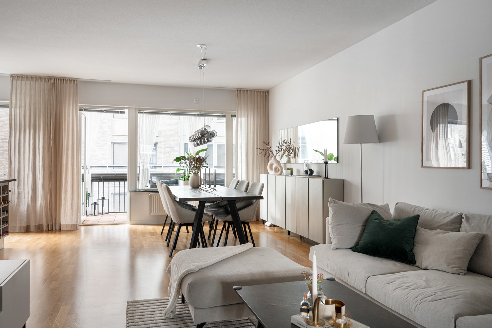 Välkommen till Sixten Camps gata 12!