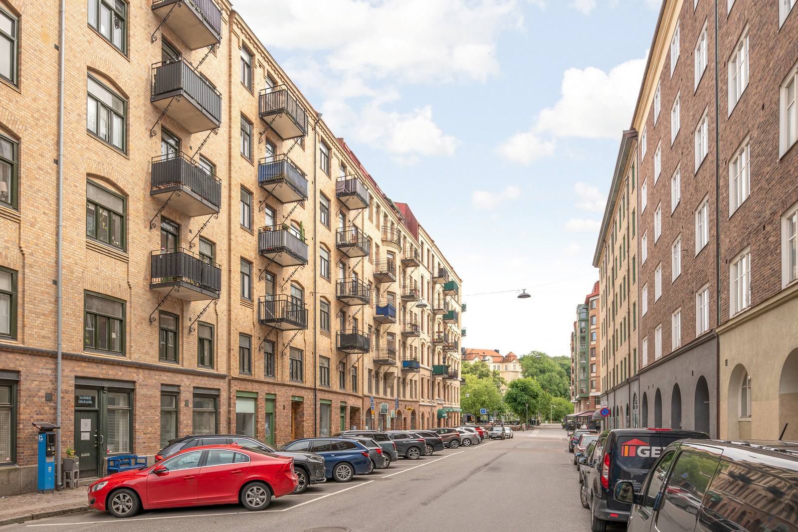 Rofyllda Sveagatan mitt i hjärtat av Linné, några få steg från pulsen längs Linnégatan