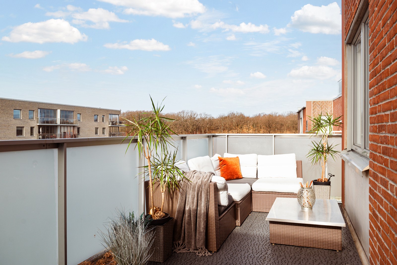 Stor härligt balkong i soligt västerläge