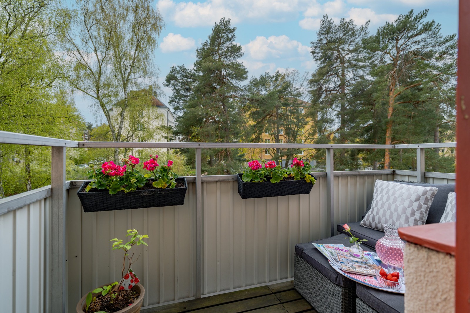 Balkong i fint solläge