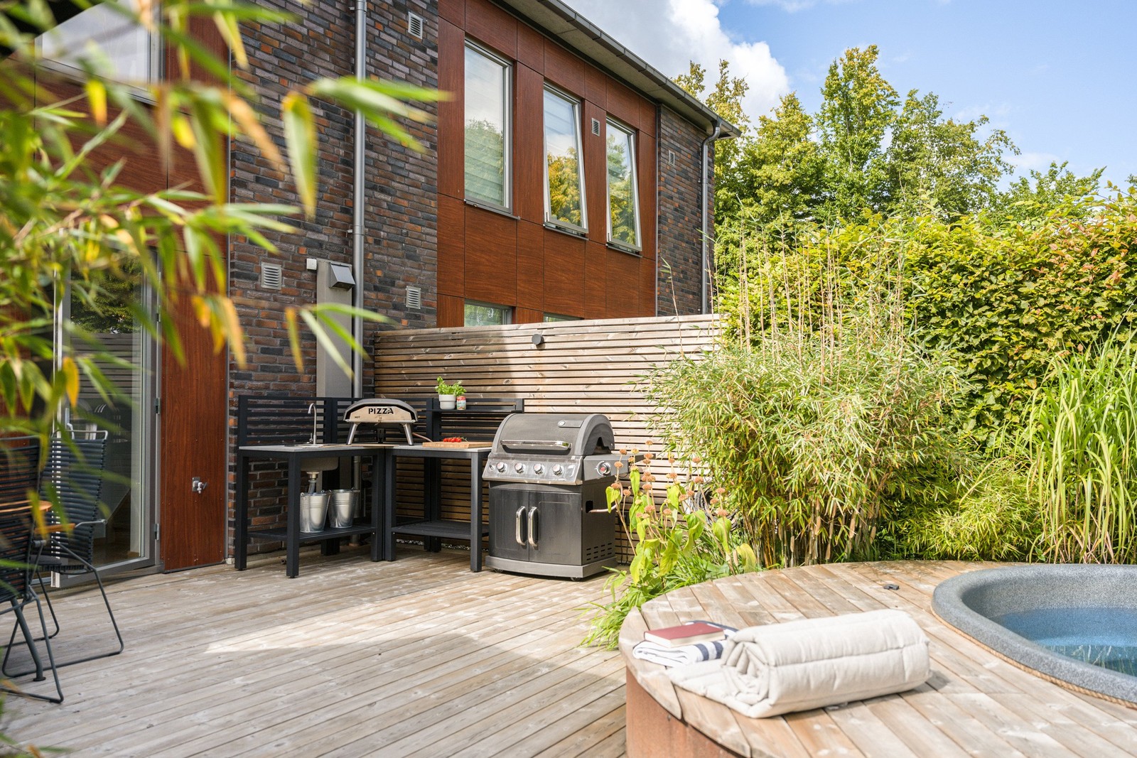 Trädgården på baksidan