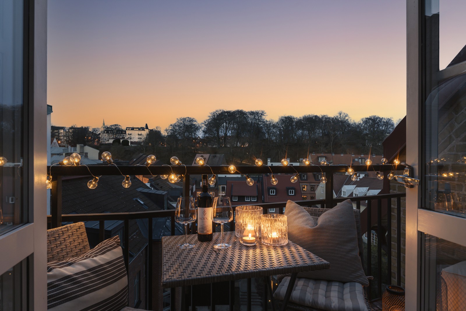 Lugnet av att ha balkongen mot innergård och grönska