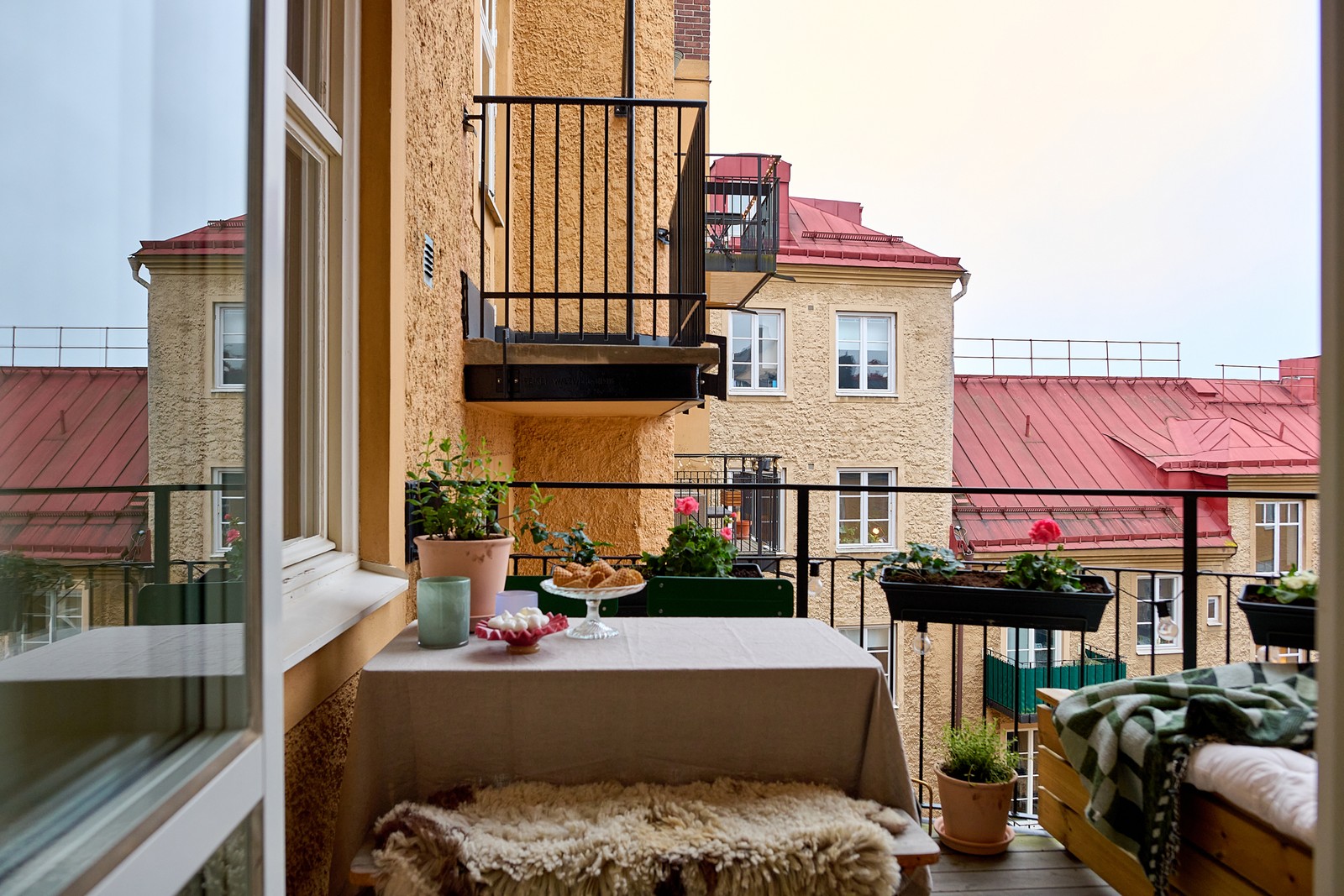 Rymlig och möblerbar balkong