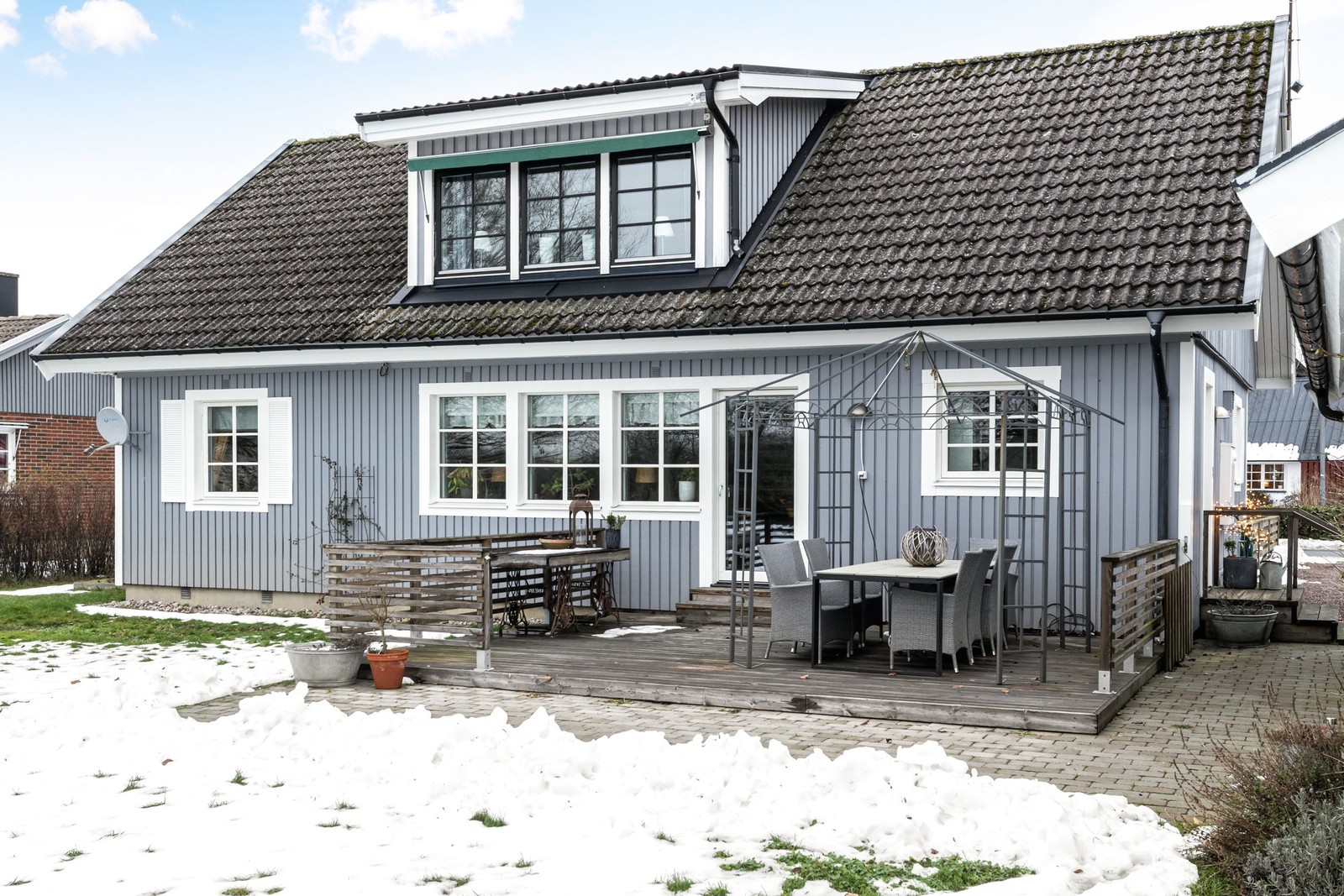 Bröderna Nilssons Väg 8 erbjuder gott om plats för hela familjen!