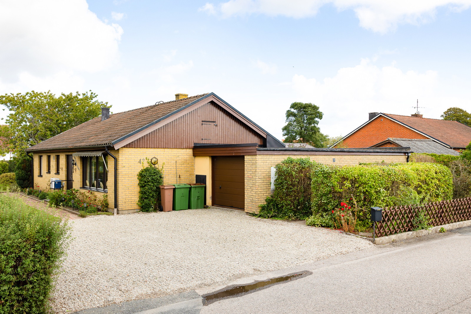 Rejäl infart för flera bilar