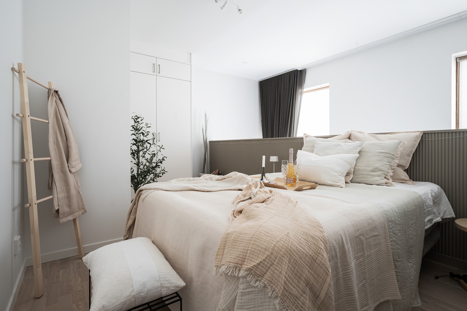 Välkommen till denna unika studiolägenhet i två plan!