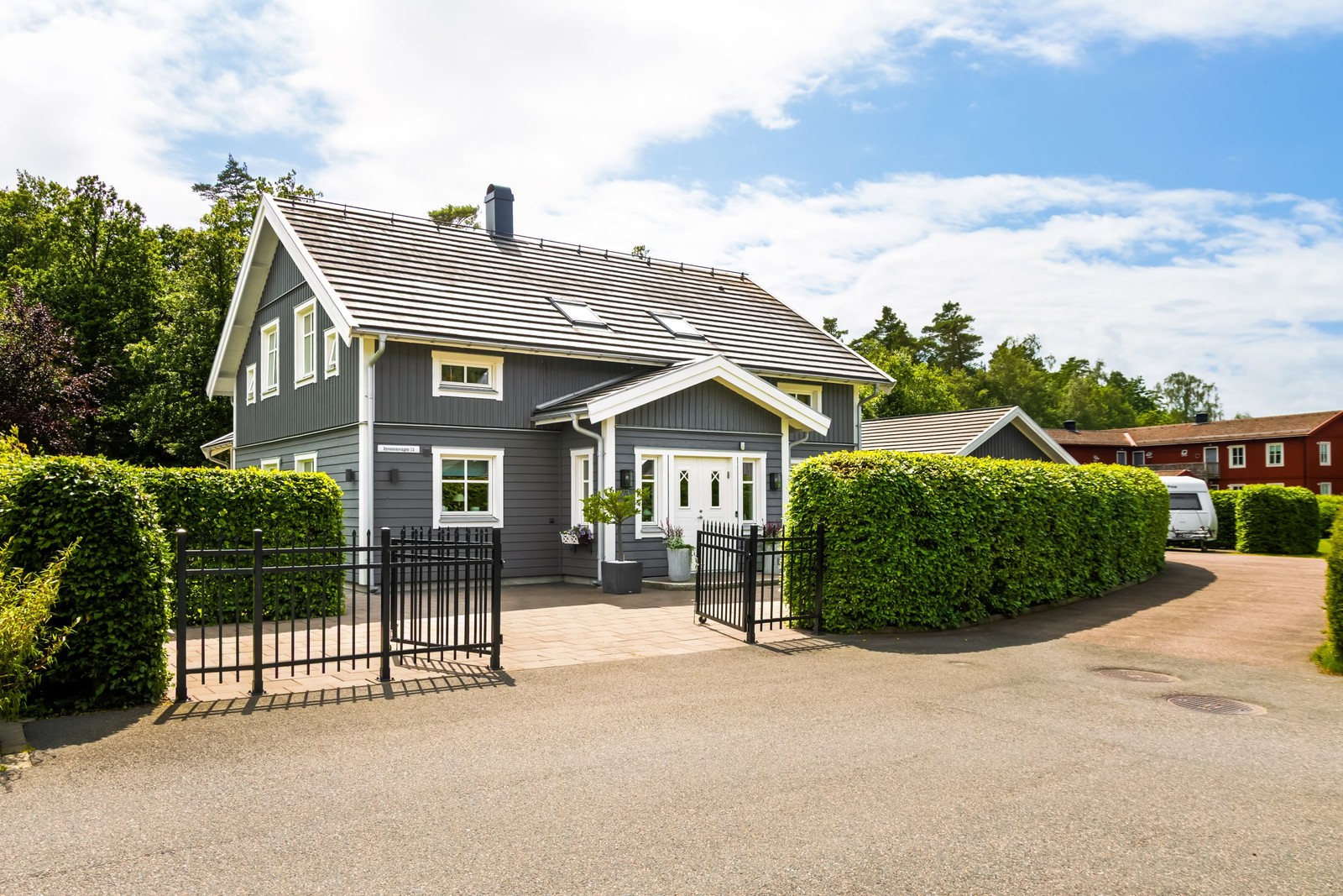 Välkommen till Dyrestensvägen 73