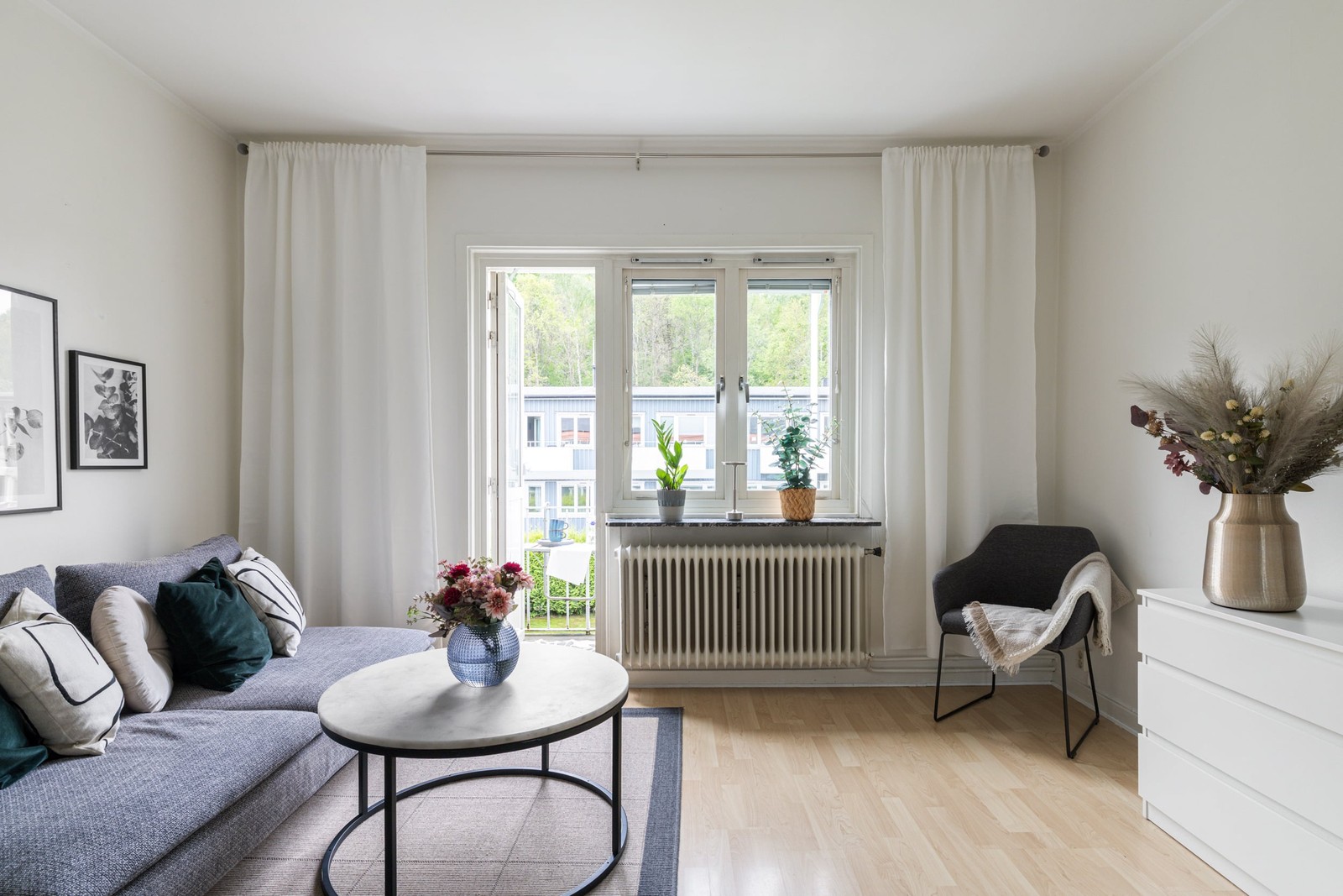 Här finns plats för en soffgrupp