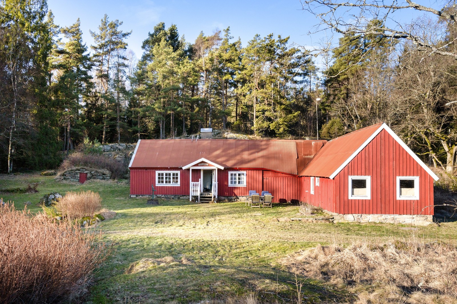 Hus och loge sitter ihop på ett klassiskt vis