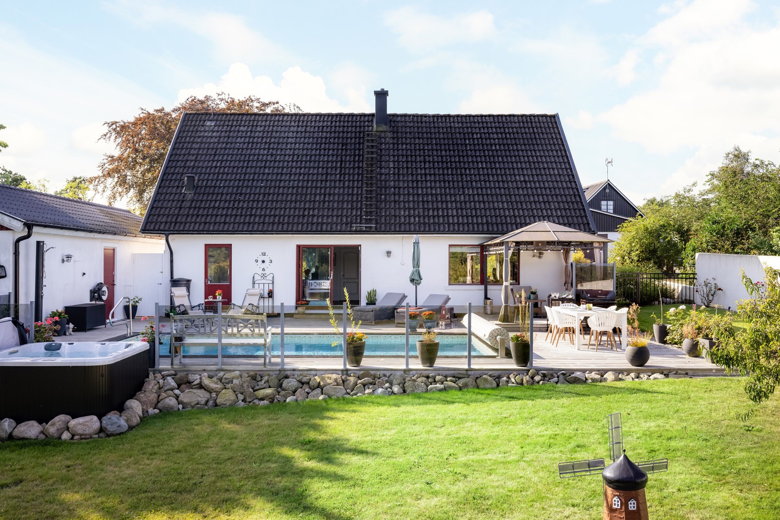 Privat trädgård med snygg inramning, utan insyn