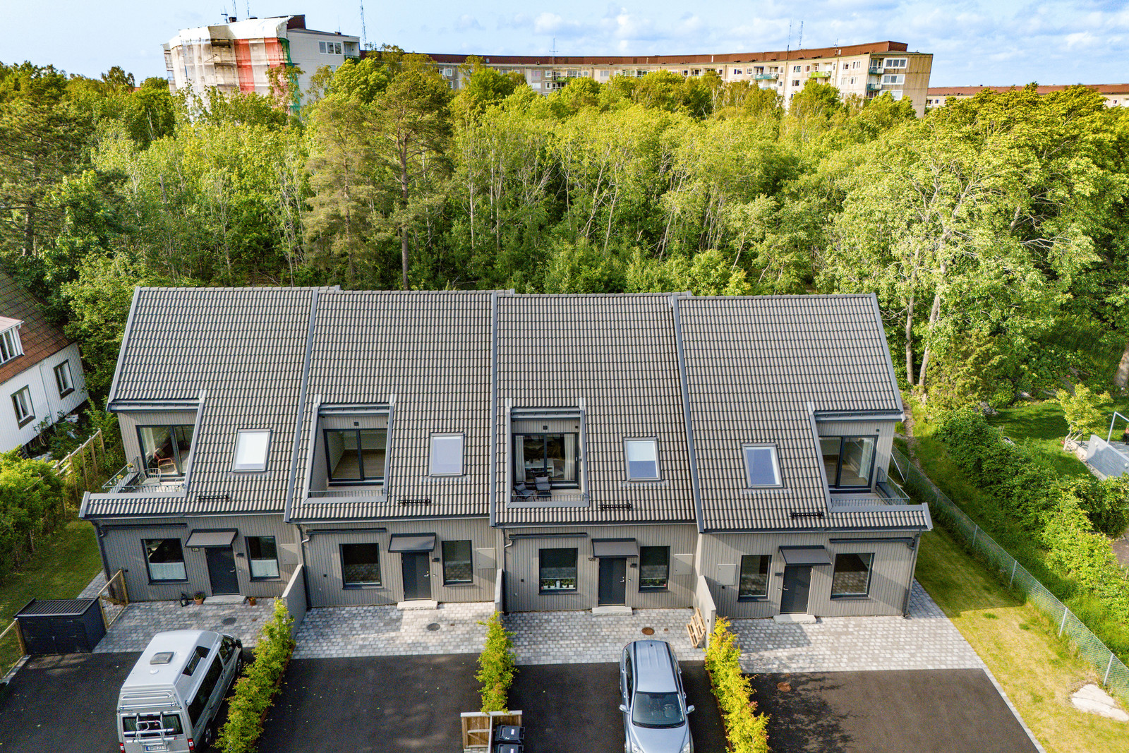 Välkomna till detta radhus i populära Toltorpsdalen