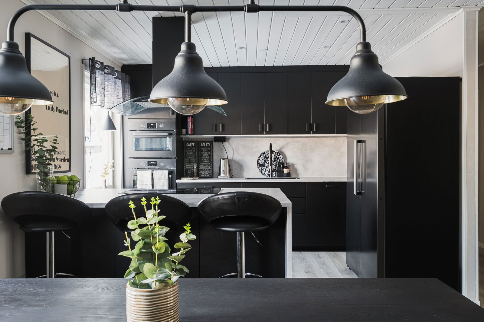 Modernt Kök med plats för umgänge