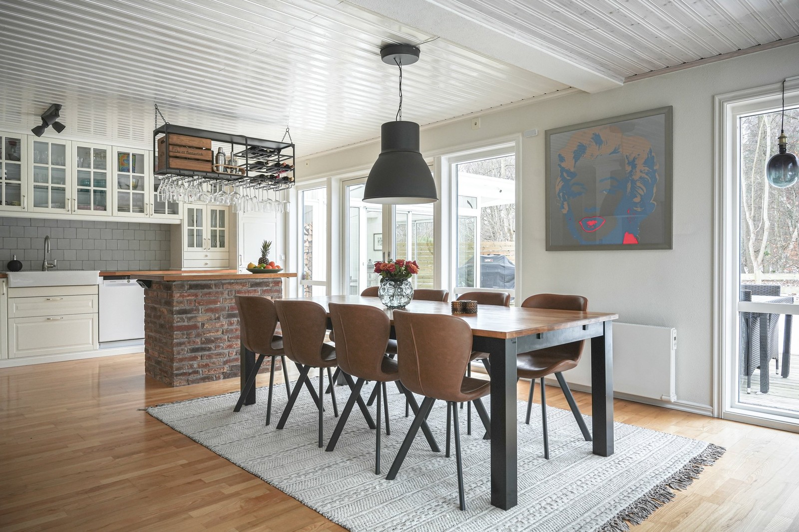 Ett lättlevt hus med trevlig planlösning och gångavstånd till både strand och Torekov by