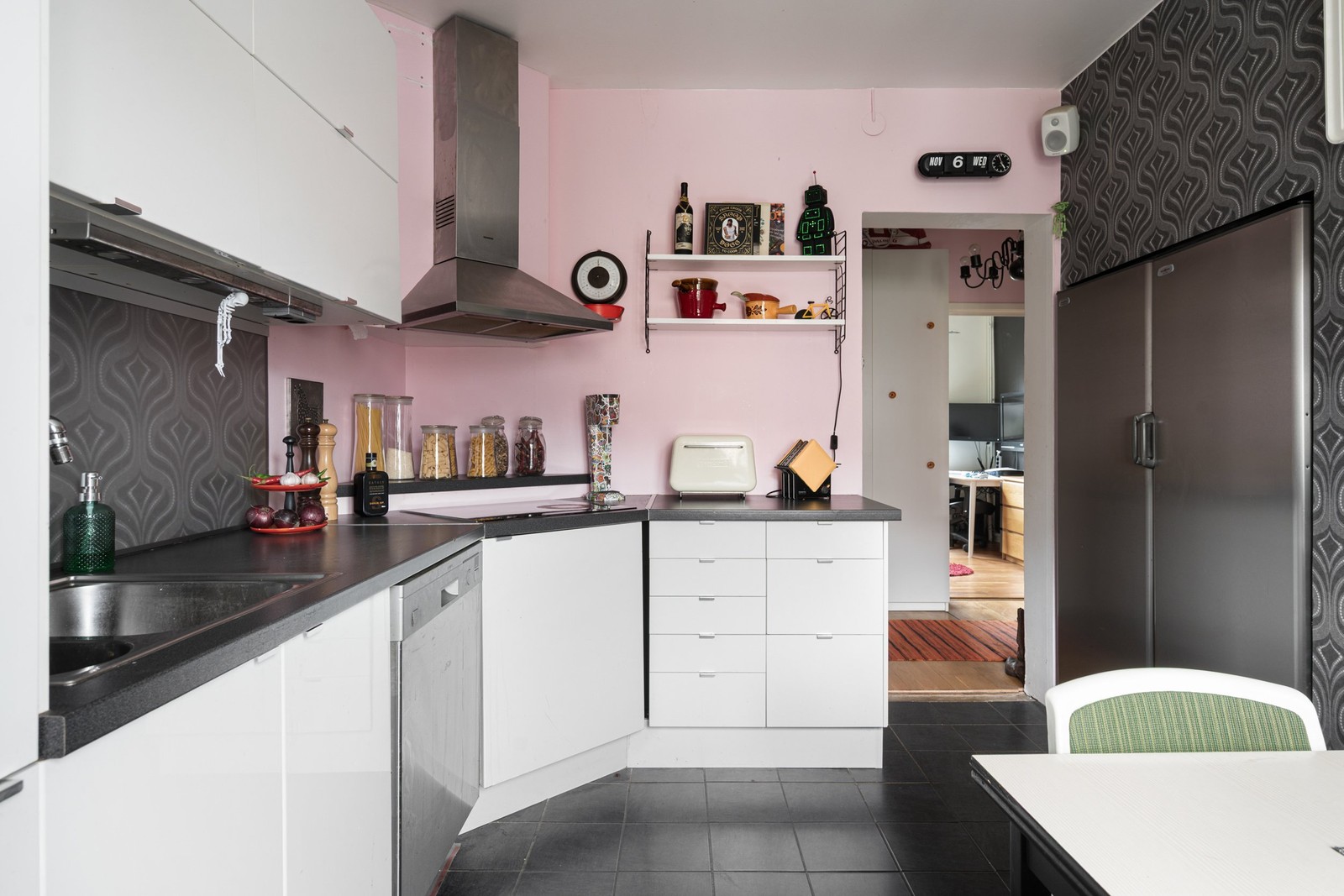 Tack vare ombyggnation finns nu plats för både kyl och frys i fullhöjd