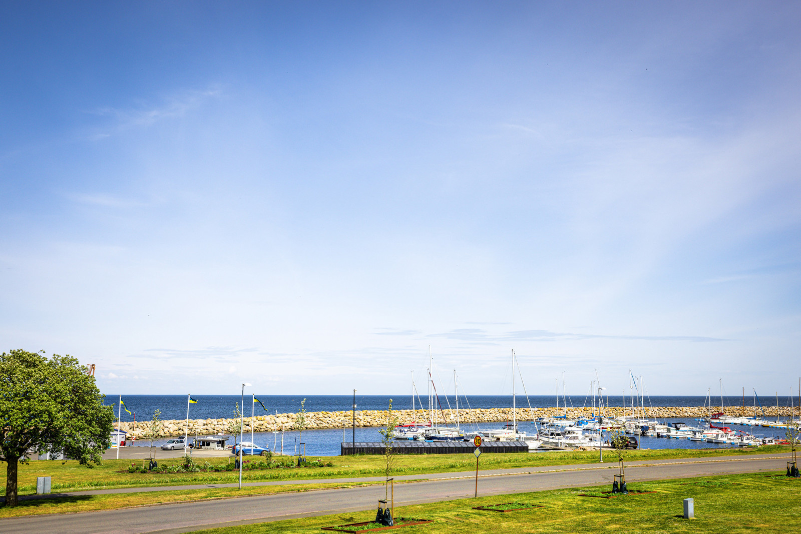 Utsikt över småbåtshamnen från Östergatan 55