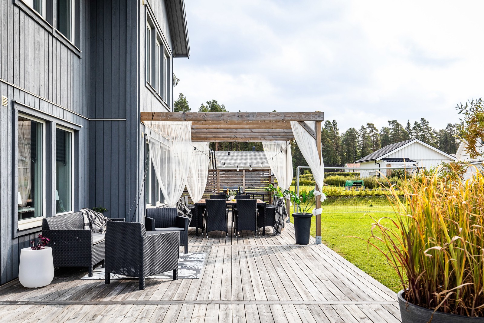 Fantastisk utemiljö med bland annat pergola