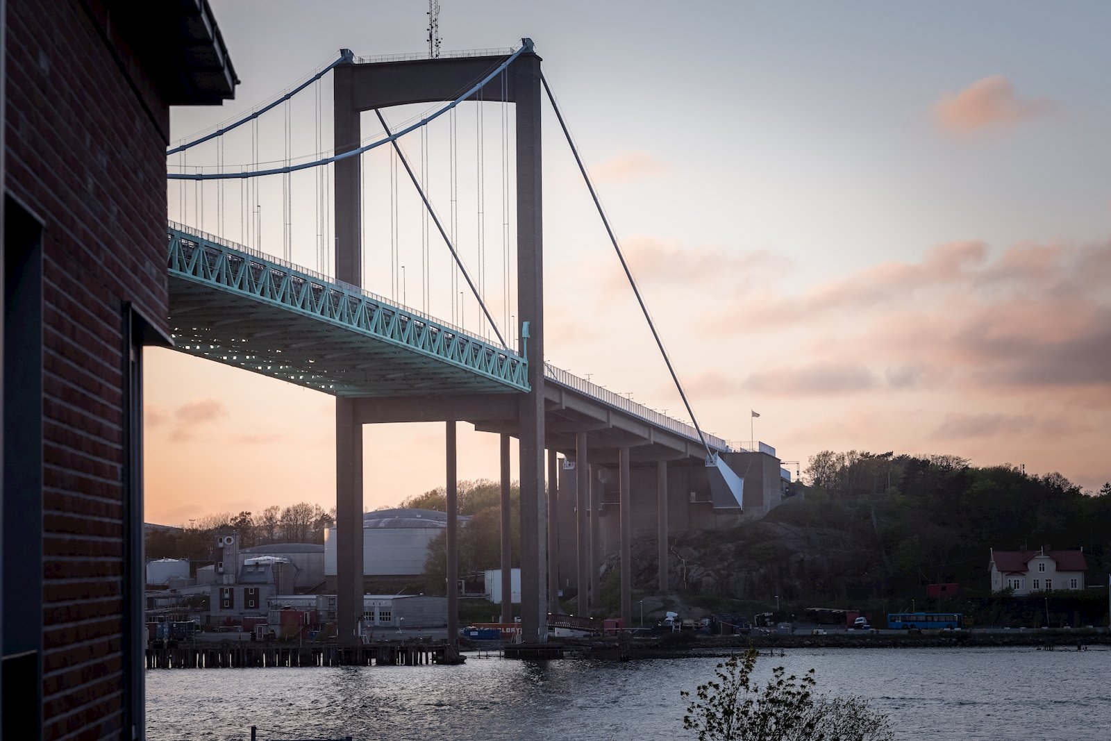 Här bor ni vid Älvsborgsbrons fot i ett kulturhistoriskt område