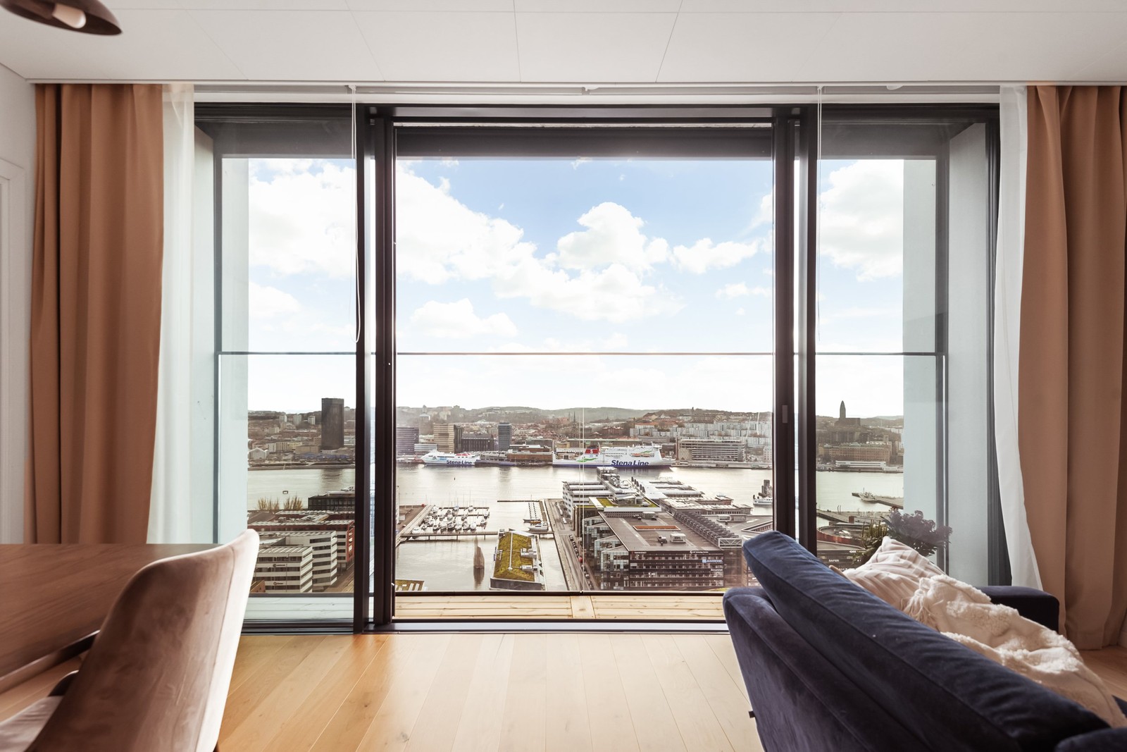 Välkommen till ditt drömhem i Karlatornet