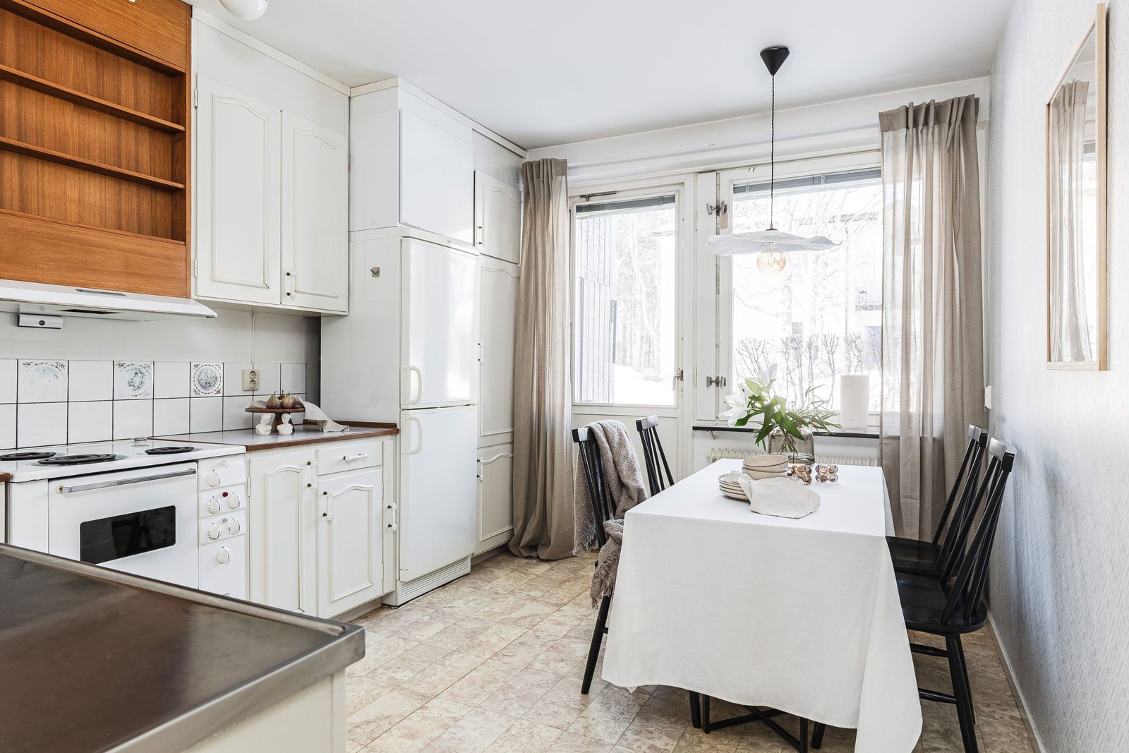 Kök med utgång till uteplats.