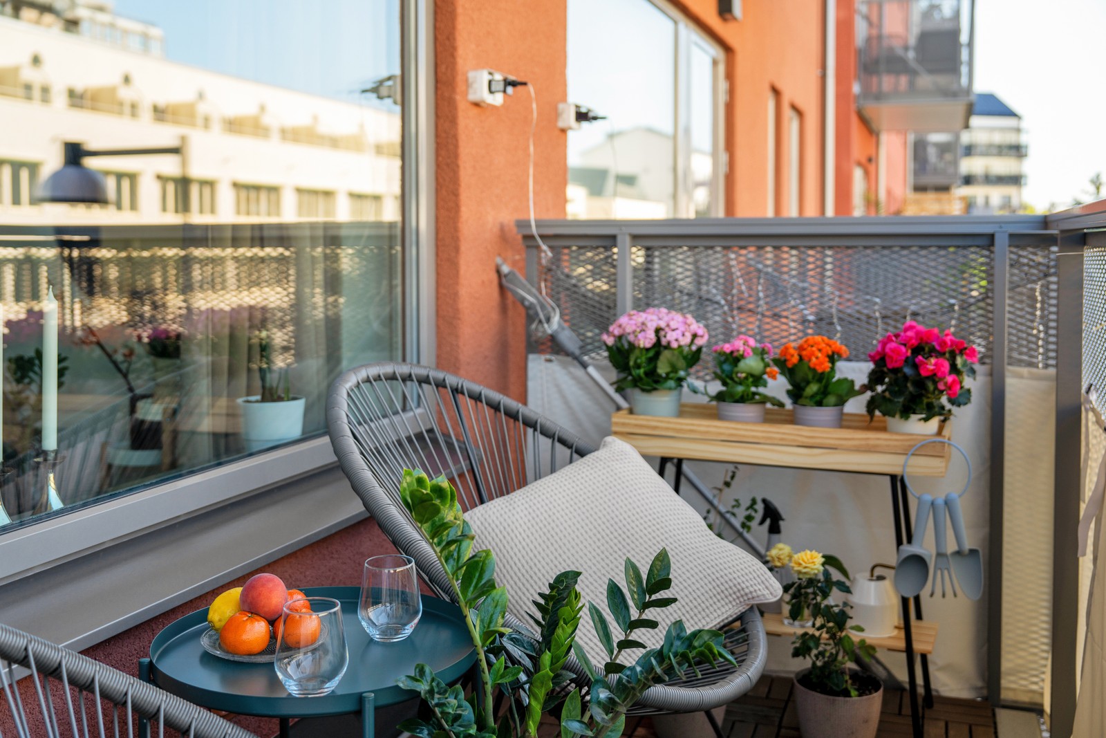 Trevlig balkong som vetter mot väster