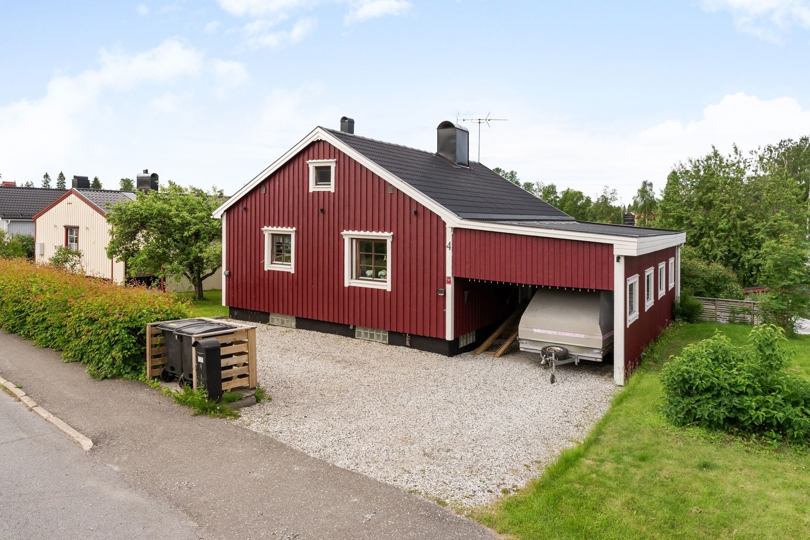 Välplanerat boende med carport