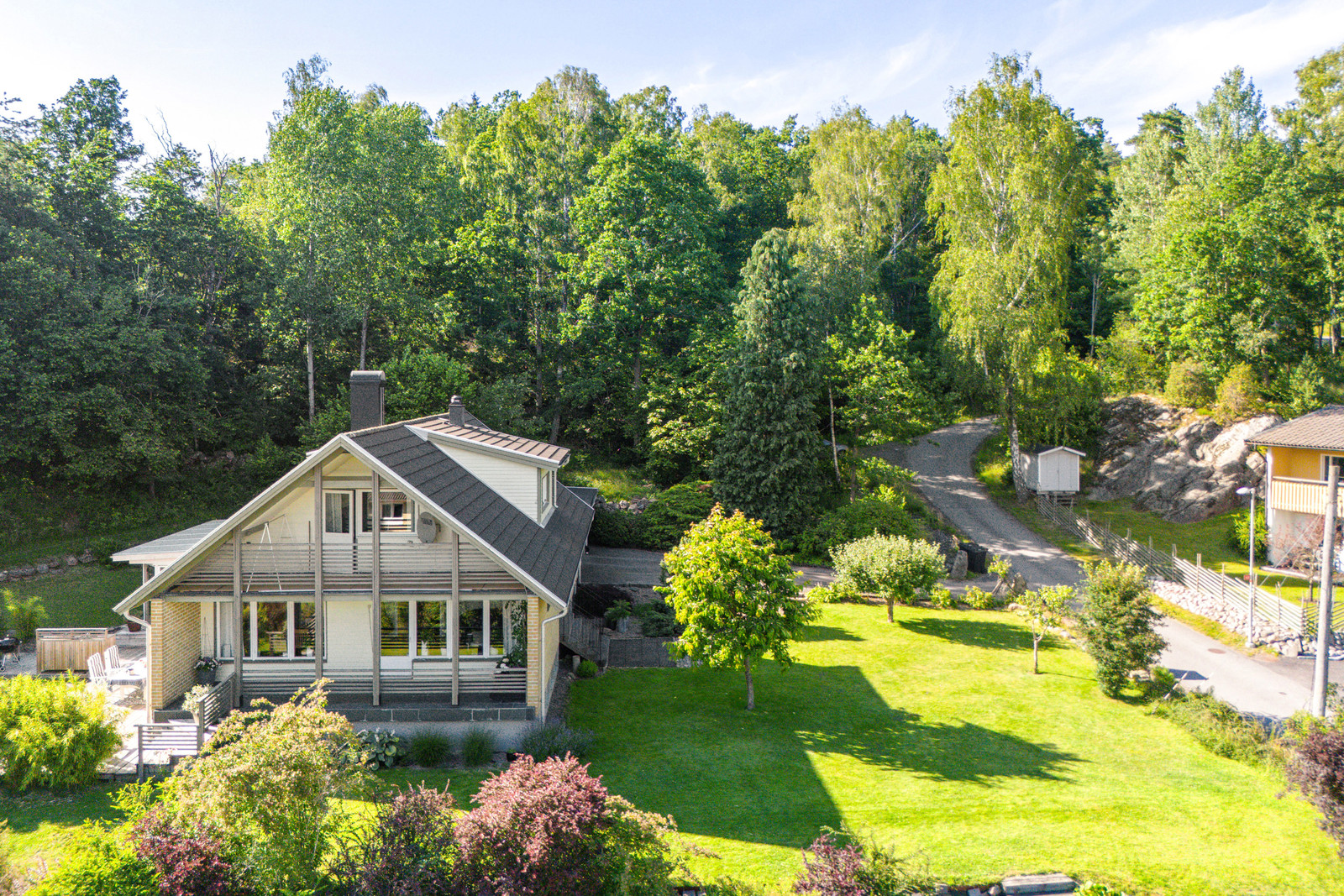 Trivsam familjevilla med ett härligt läge