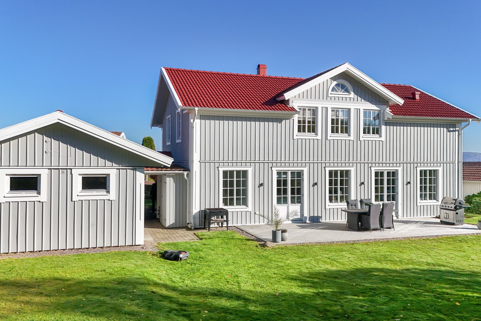 Huset från trädgårdssidan