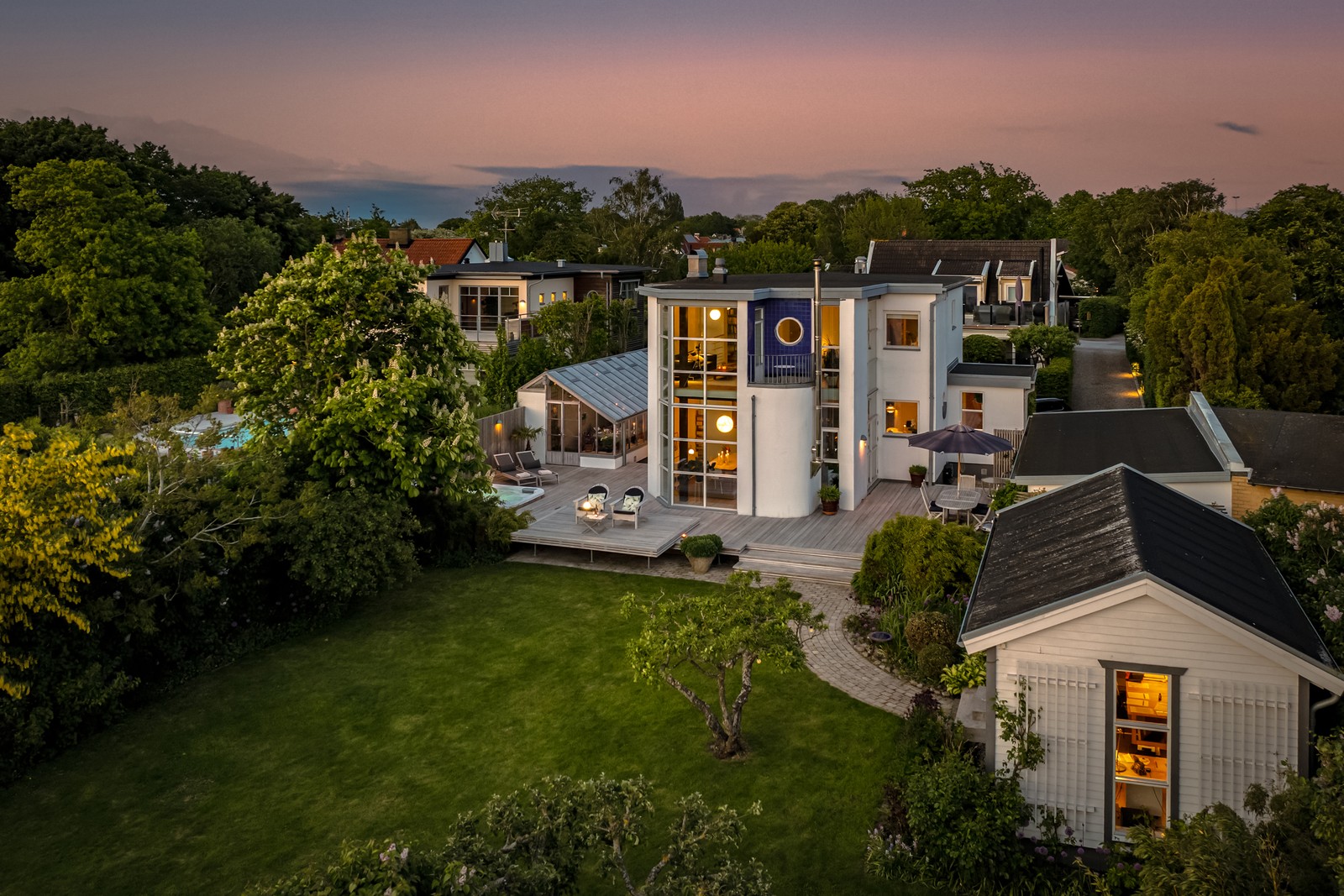 Unik familjevilla på ett av Lommas bästa lägen