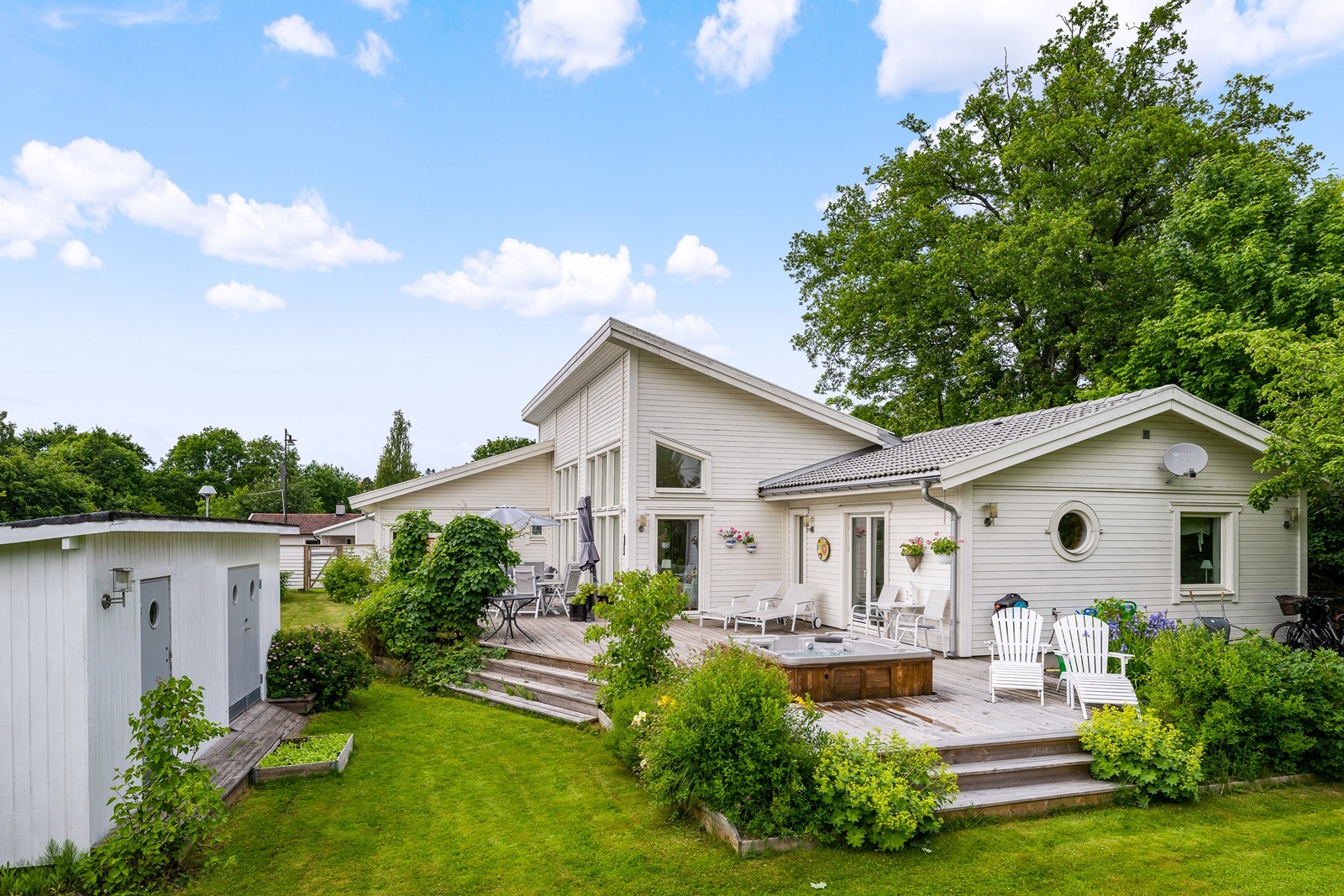 Enplanshus med attraktivt läge i Gudö