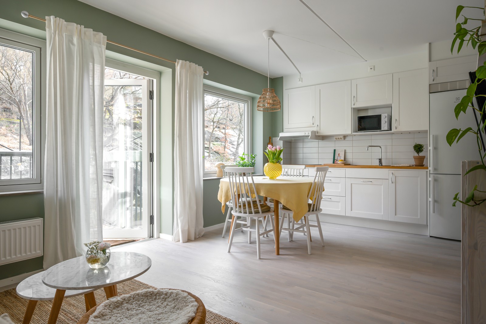 Välkommen till denna ljusa bostad på Ärlegatan 5A!