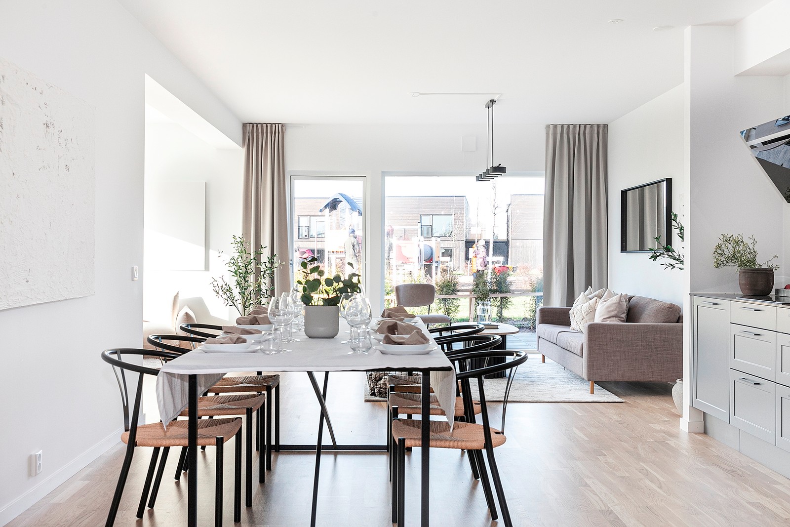 Villakänsla med egen uteplats och trädgård!