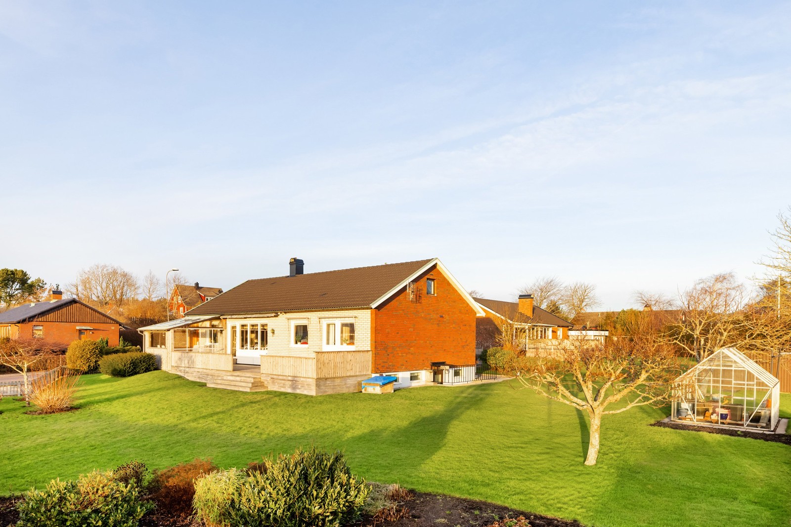 Välskött familjevilla centralt i Säve