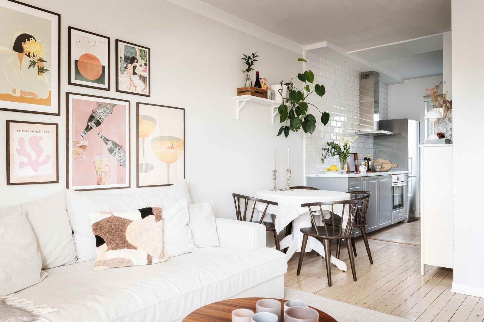 Varmt välkommen till denna smakfulla tvåa