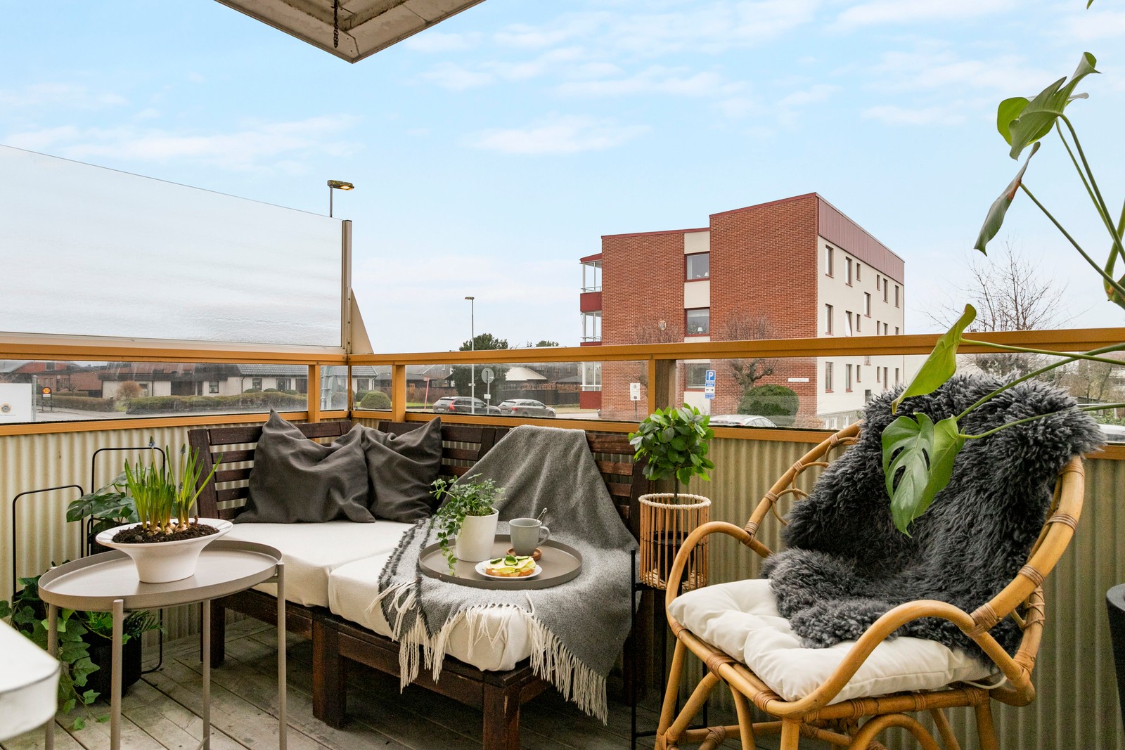 Balkong i nord/västläge med kvällssol