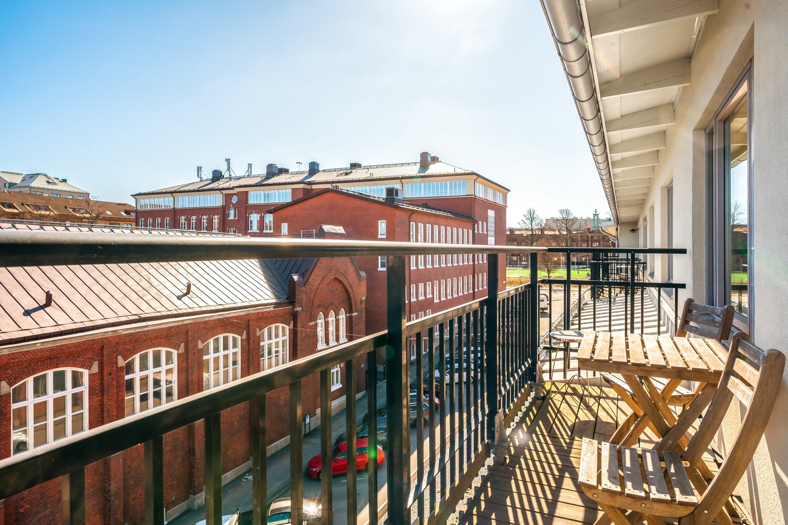 Varmt välkomna till denna unika tvårummaren på Lotsgatan 11!