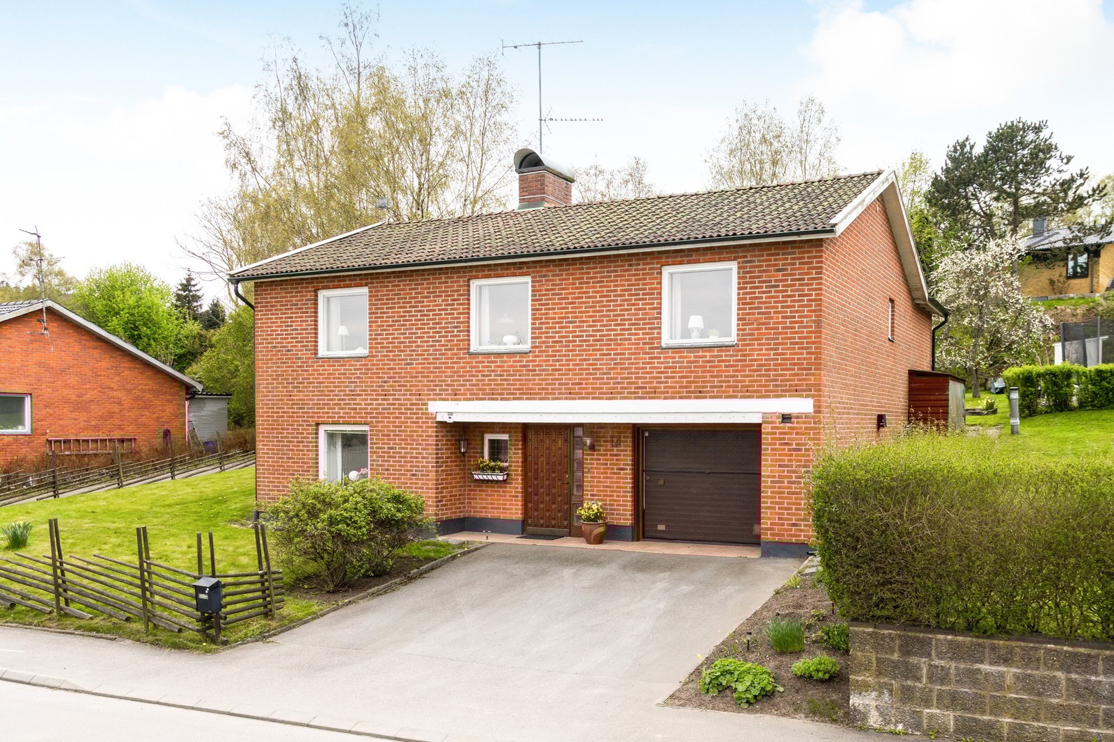 Välplanerad 60-talsvilla med attraktivt läge på Tingberget i Kungsbacka.