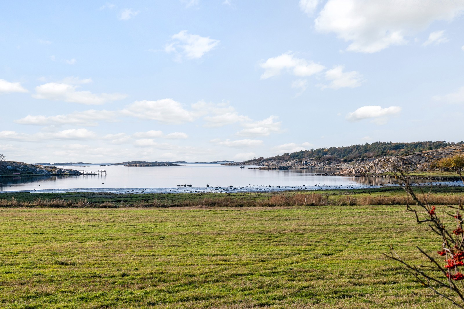 Magisk vy från denna vackra tomt