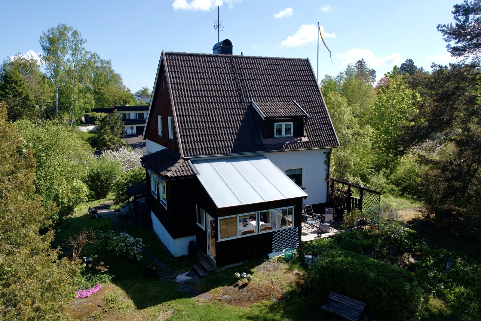 Inglasat uterum mot trädgården