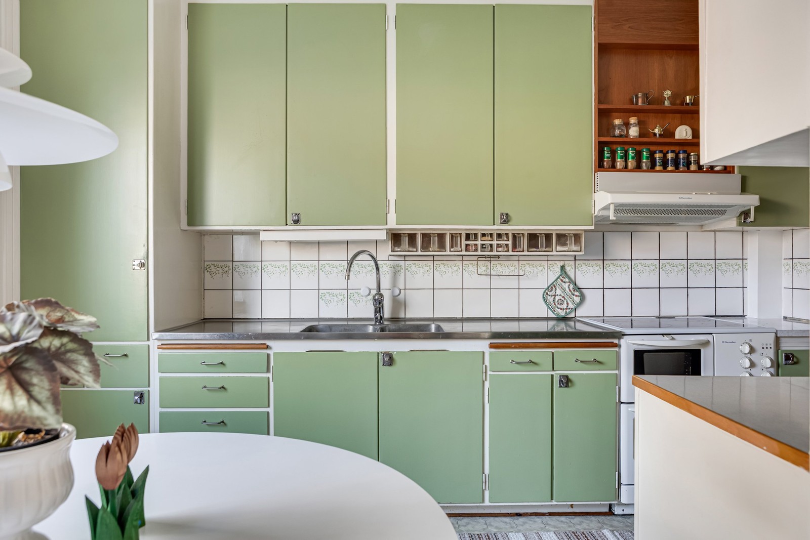 Välplanerad & charmig 3:a på första våningen