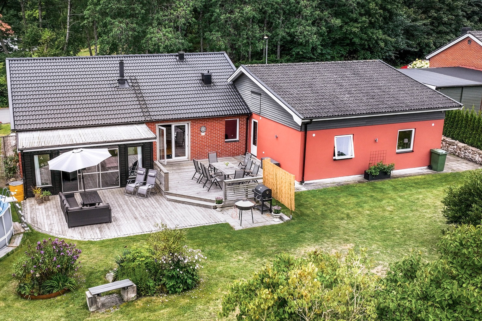 1118 m² tomt ger fina ytor till familjen