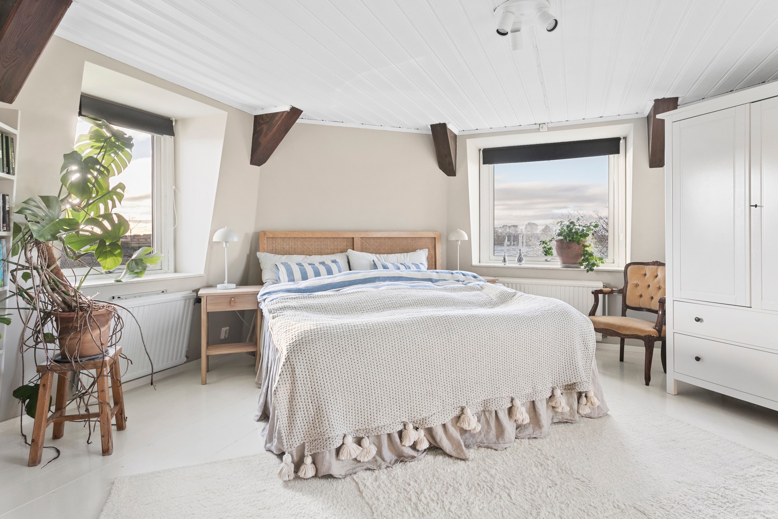 Vakna upp i kvarnens övre del med doften från solmogna bär.